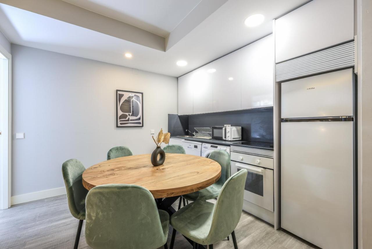 Apartamentos Reformados En Arturo Soria Madrid Buitenkant foto